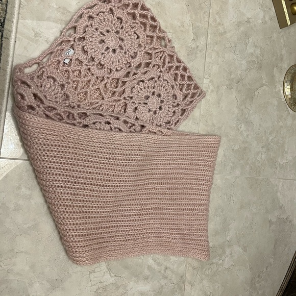 Infinity Knit Aldo Scarf - Picture 3 of 6